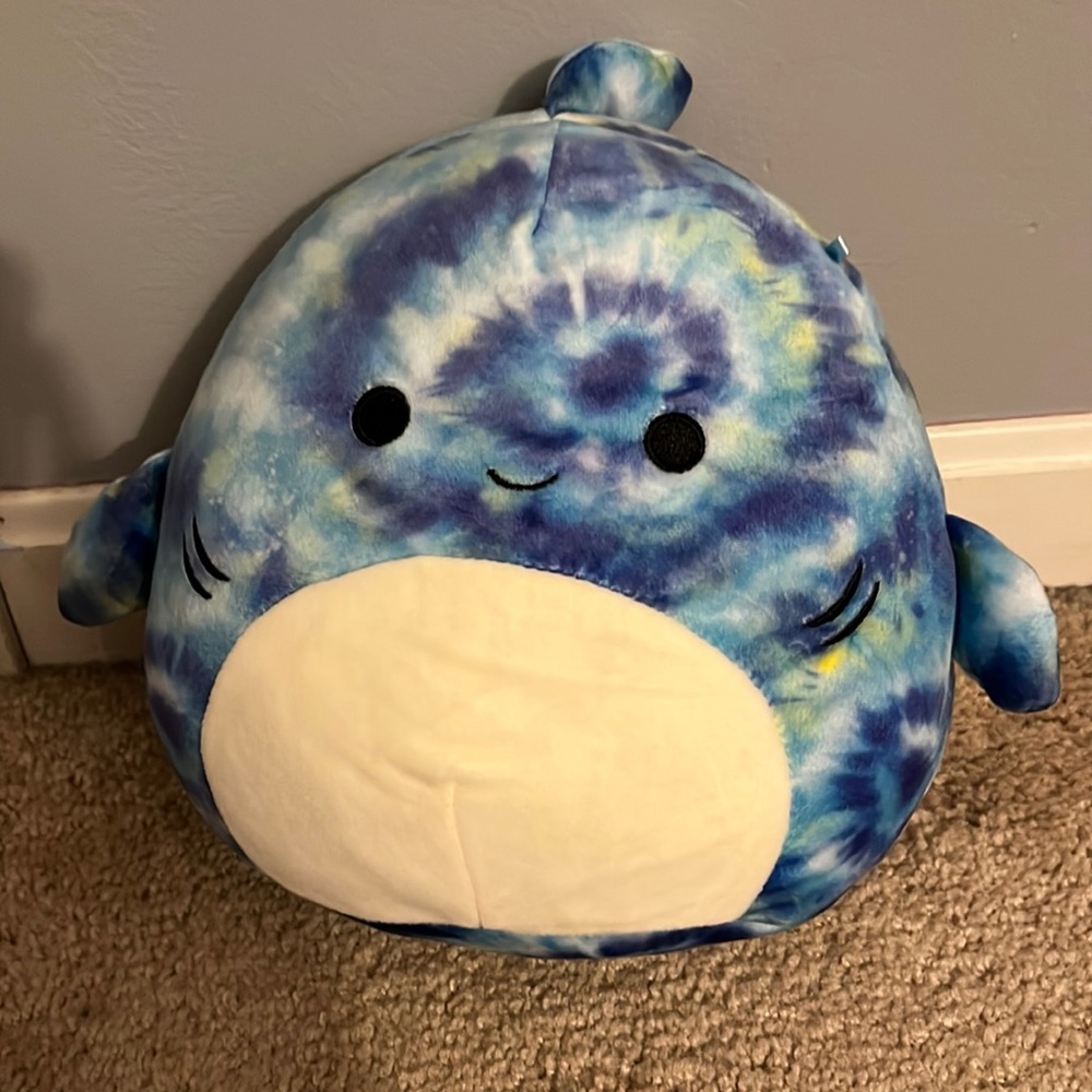 8” Luther the shark squishmallow